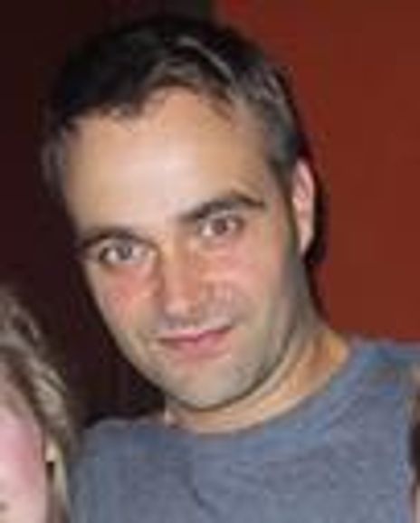 Victor Villar-Hauser Headshot