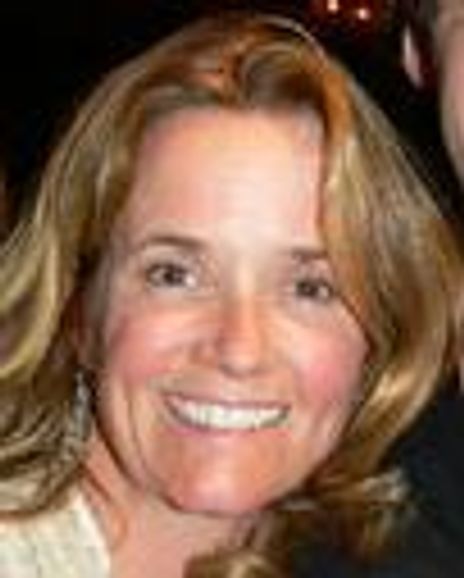 Leah Thompson Headshot