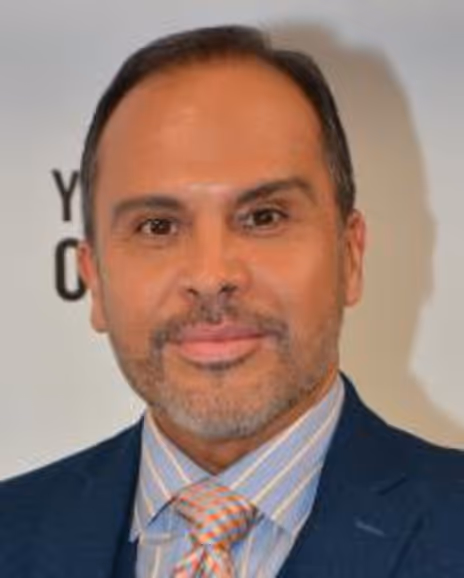 Eliseo Roman Headshot