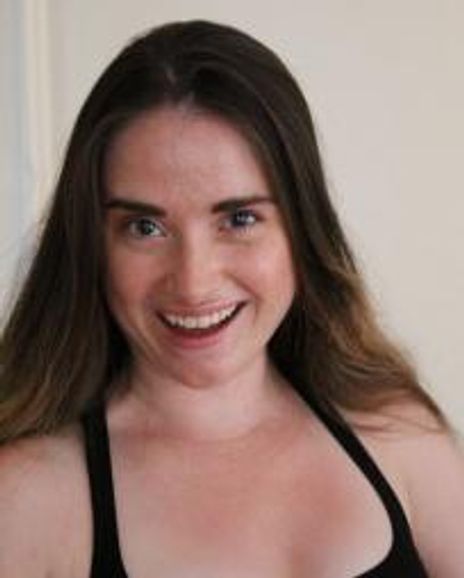 Anna Bennett Headshot