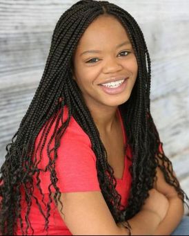 Jenny Mollet Headshot