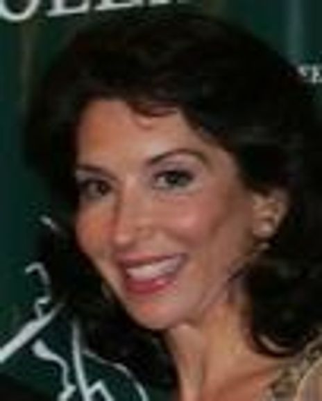 Fay Fendi Headshot
