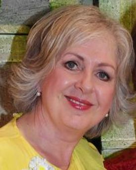 Claire Moore Headshot