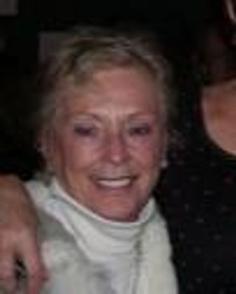 Sandy Aiello Headshot