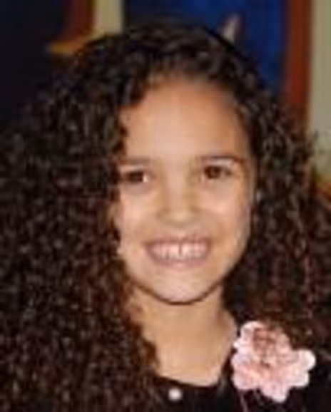 Madison Pettis Headshot