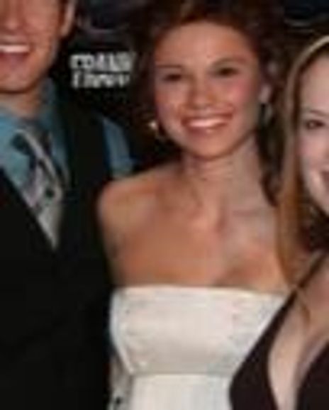 Leslie Henstock Headshot