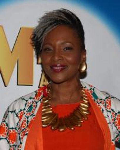 Suzanne Douglas Headshot