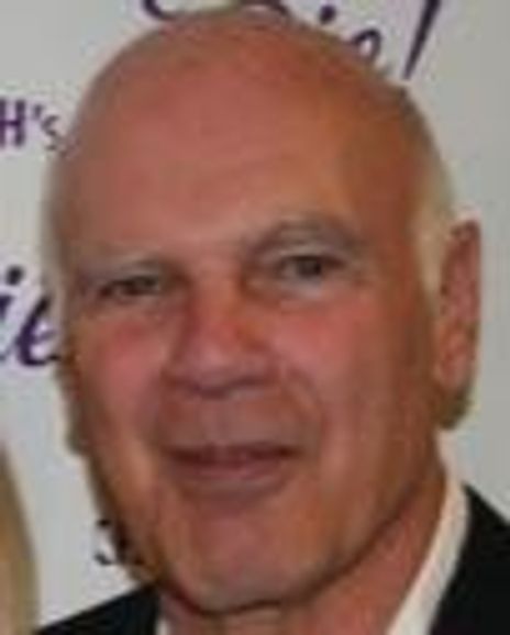 Steven Roth Headshot