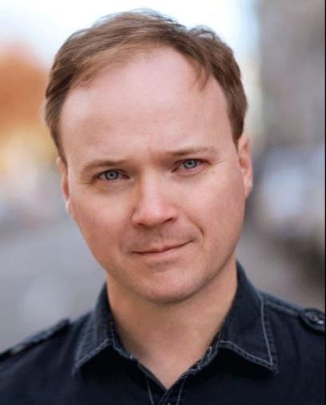 Jonathan Fielding Headshot