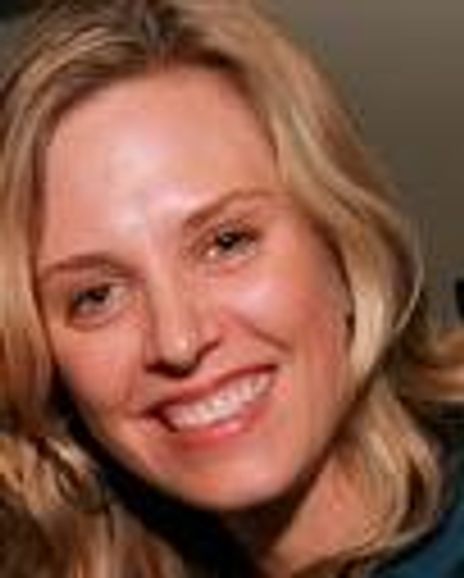 Claire Lundin Headshot