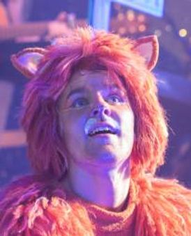 Daniel Lloyd Headshot