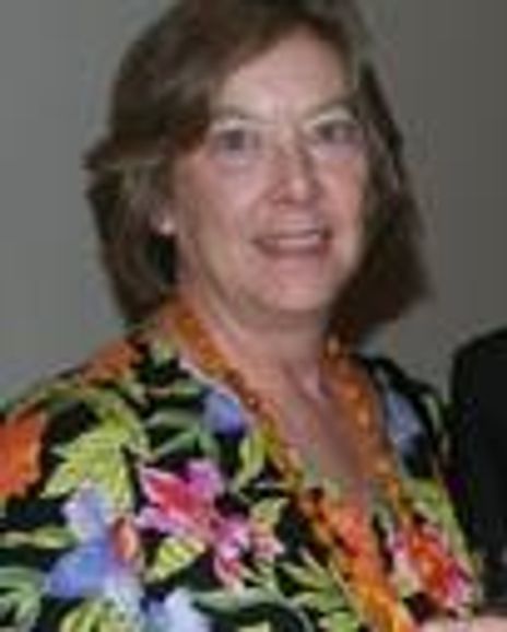 Linda Boldt Headshot