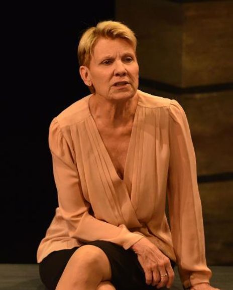 Lindsay Crouse Headshot