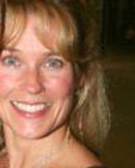 Louise Hickey Headshot