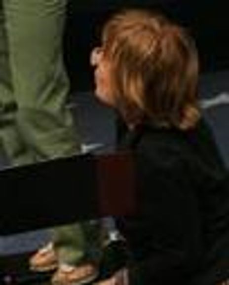 Laura Kenyon Headshot