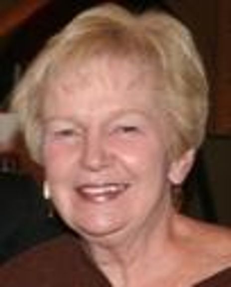 Helen Ahrens Headshot