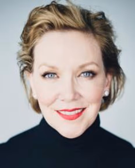 Teri Hansen Headshot