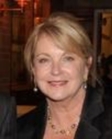 Suzanne Lloyd Headshot