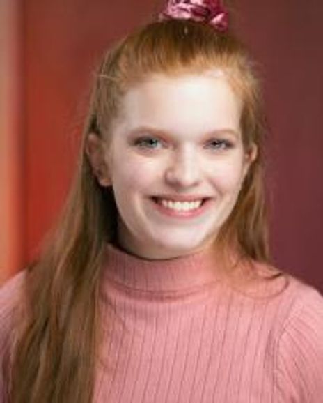 Annie Elizabeth Hart Headshot