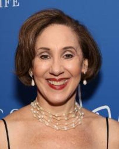 Joanna Glushak Headshot