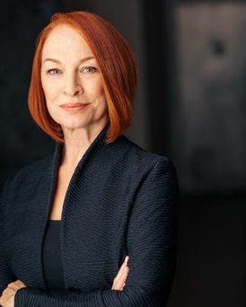 Anne Kanengeiser Headshot