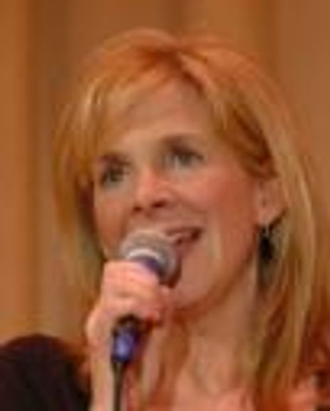 Beth Thompson Headshot