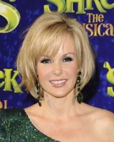 Amanda Holden Headshot