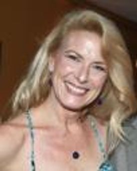 Leslie Hendrix Headshot