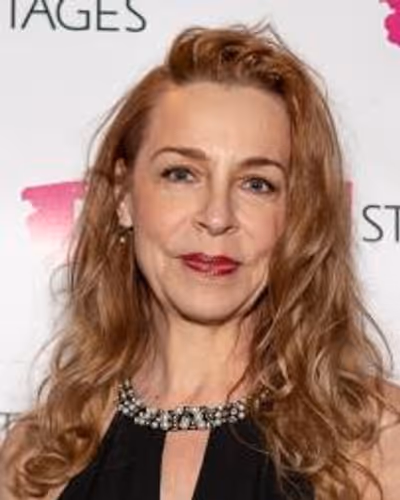 Ellen Harvey Headshot