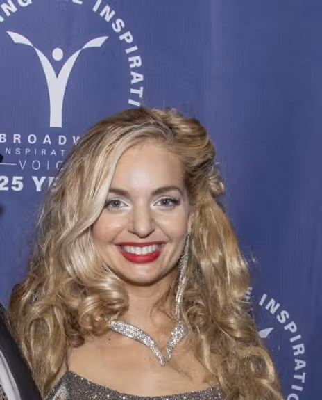 Grace Field Headshot