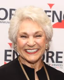 Marta Sanders Headshot