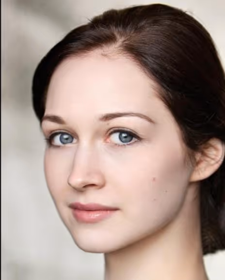 Hannah James Headshot