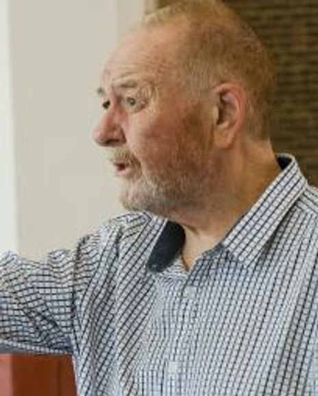 Russell Dixon Headshot