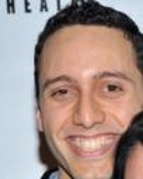 Elliot Vallar Headshot