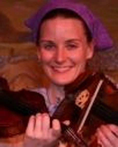 Julia Tryder Headshot