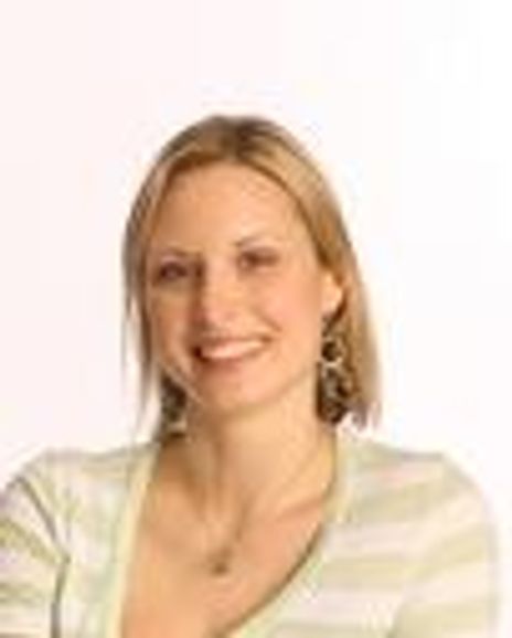 Alina Faye Headshot