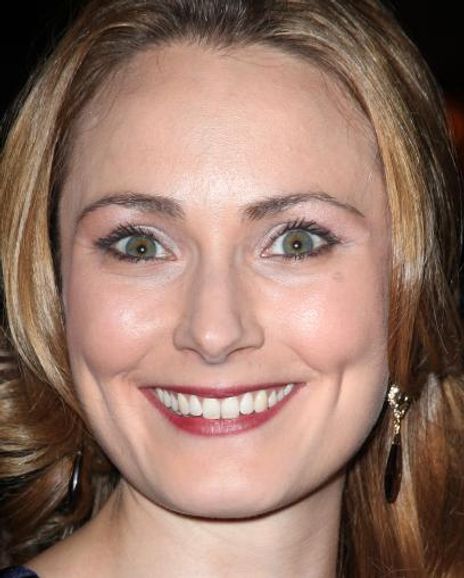 Anna Madeley Headshot