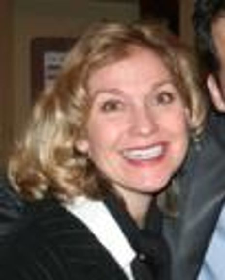 Leslie Carrara-Rudolph Headshot