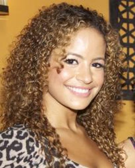 Alejandra Reyes Headshot