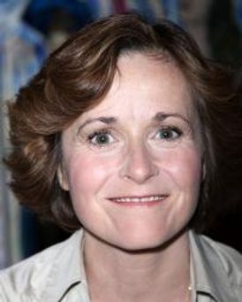 Amanda Root Headshot