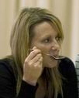 Lisa Dillon Headshot