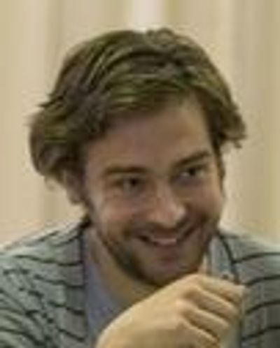 Tom Mison Headshot