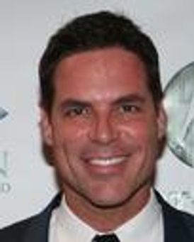 Chris Simmons Headshot