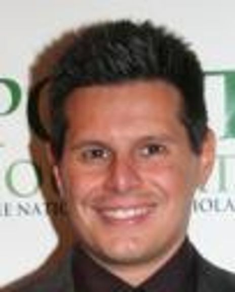 Silvio Horta Headshot