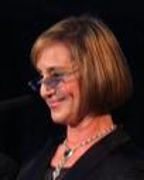 Bonnie Feld Headshot