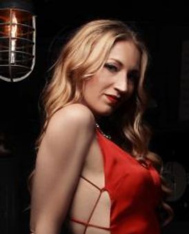 Molly Tynes Headshot