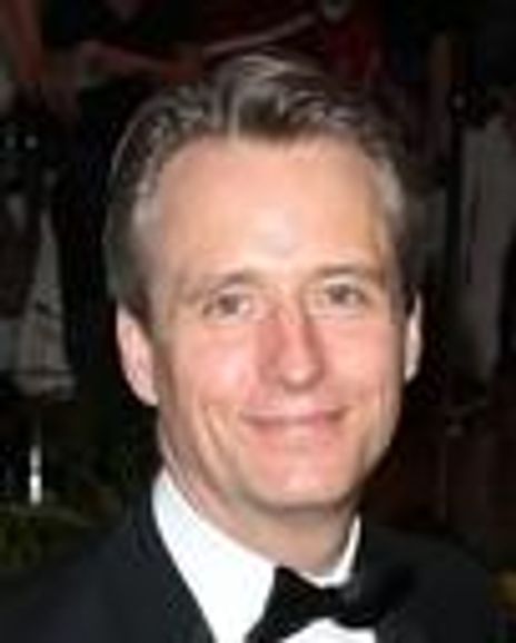 Linus Roach Headshot