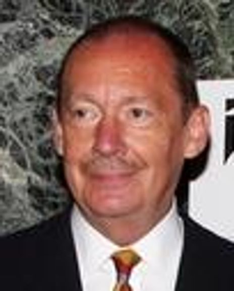 Stephen Lindenmuth Headshot