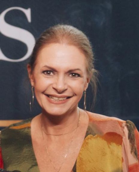 Jeannie Lukow Headshot