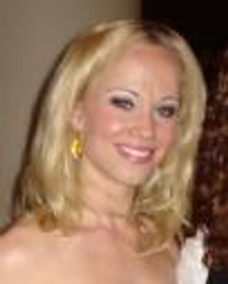 Victoria Lamond Headshot